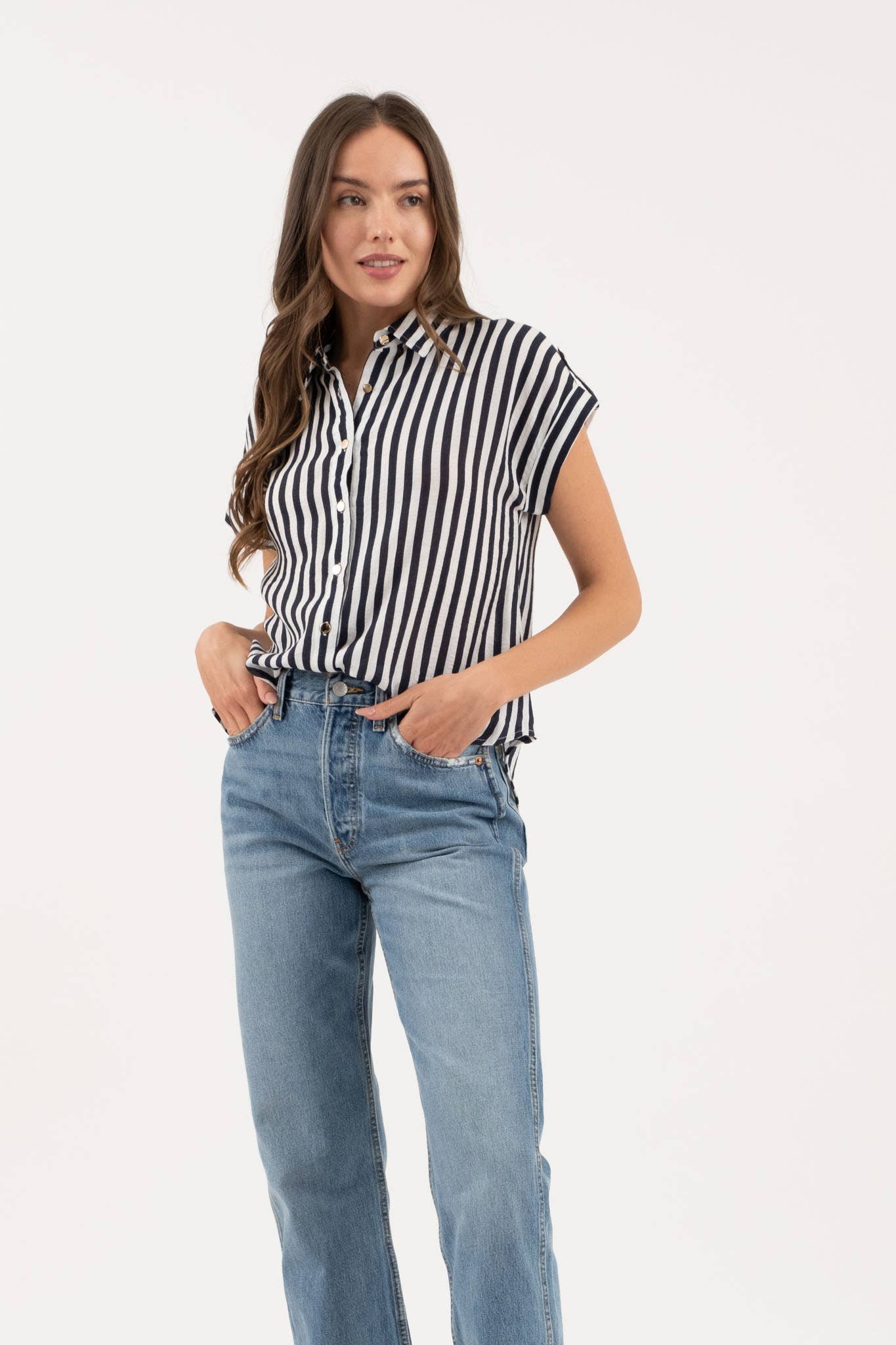 STRIPE SHORT TAB SLEEVE BUTTON DOWN SHIRT