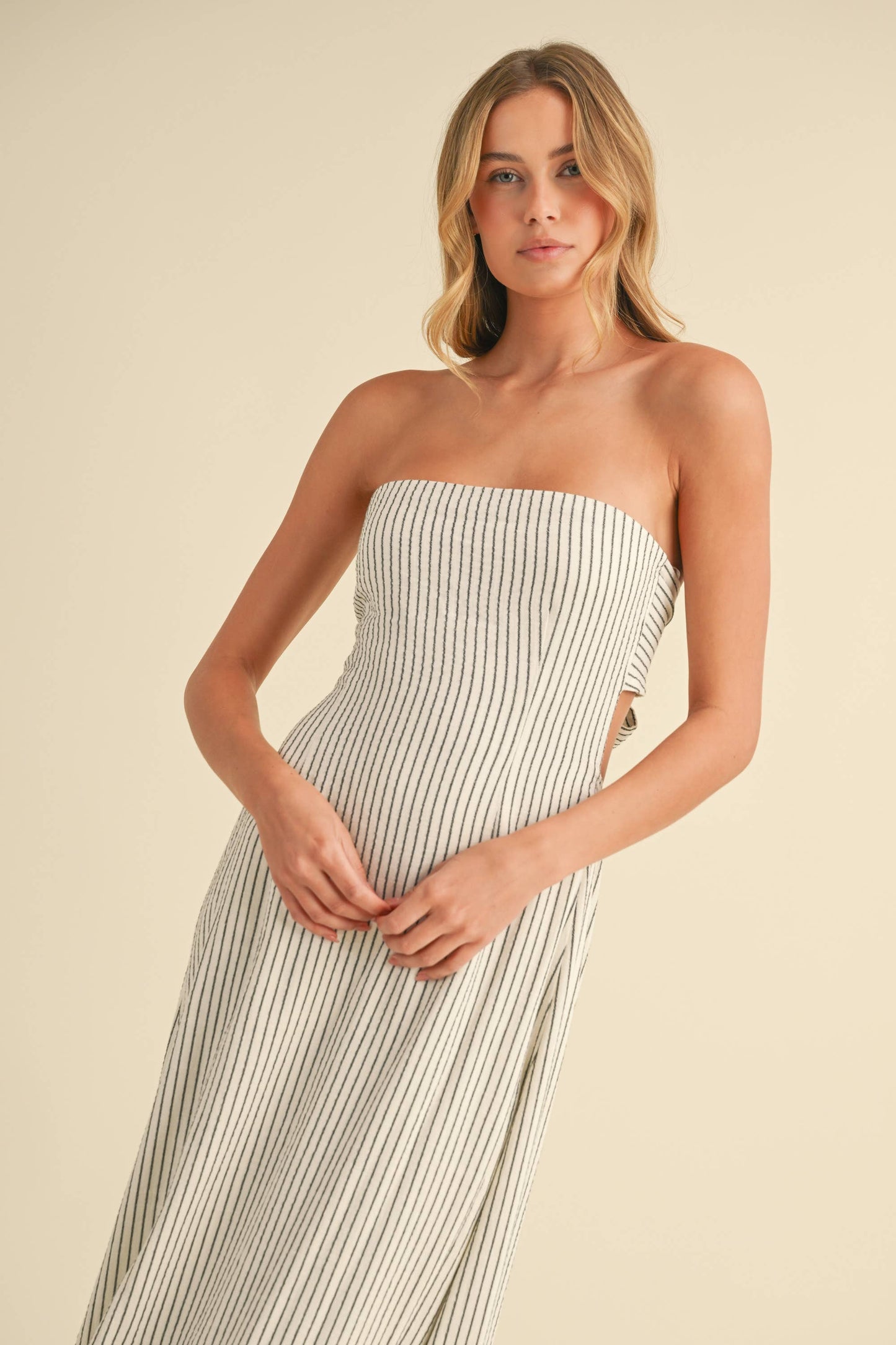 STRIPPED LONG BACK TIE STRAPLESS MAXI DRESS