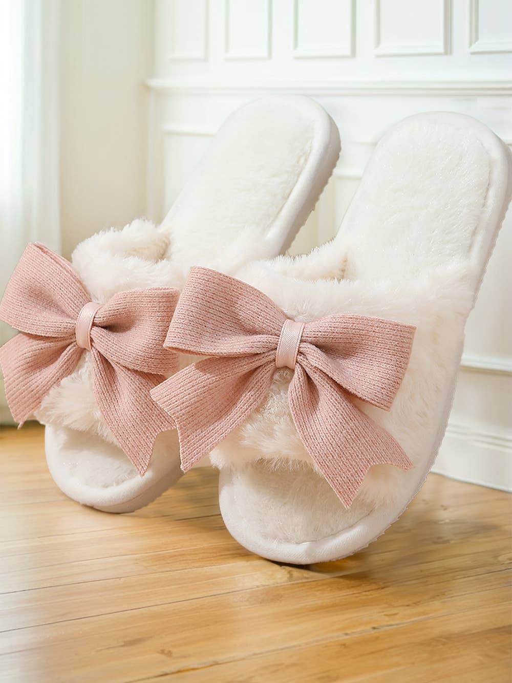 Bow Knot Plush Slippers – Gigi's Runaway Boutique